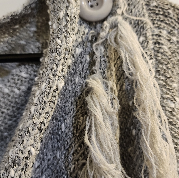 Ladies long sleeve shrug - Picture 2 of 2